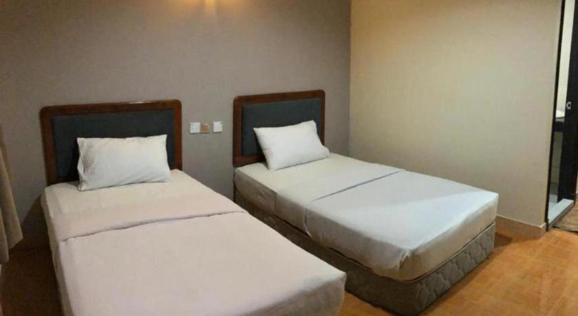 Hotel Perdana Lawas Bagian luar foto